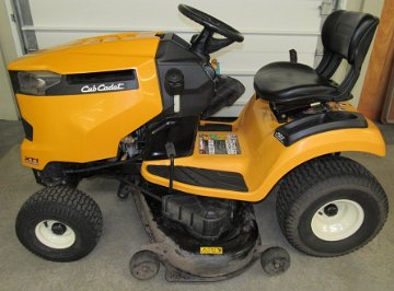 Sale Pictures 02 Cub Cadet Lawn Tractor